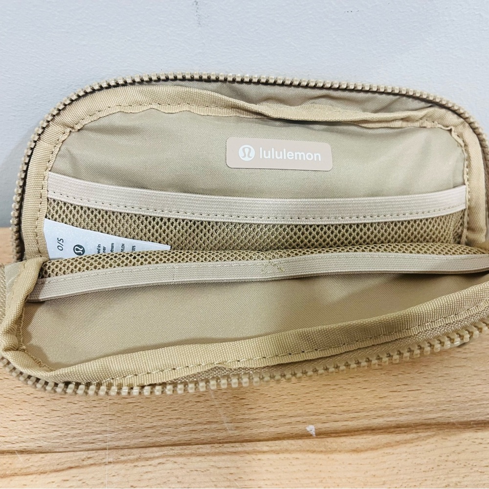 Lululemon - Picture 2 of 3